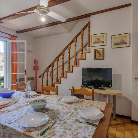 Dom wakacyjny 5 Bedroom Gorgeous Home In Marina Romea *