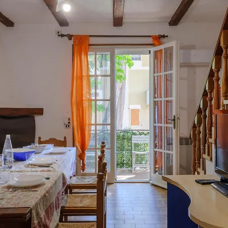 5 Bedroom Gorgeous Home In Marina Romea